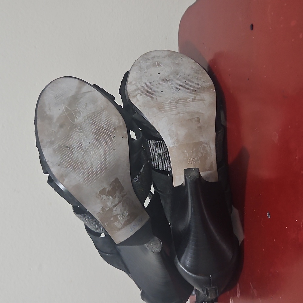 Stylish Black Heeled Sandals - Picture 4 of 4
